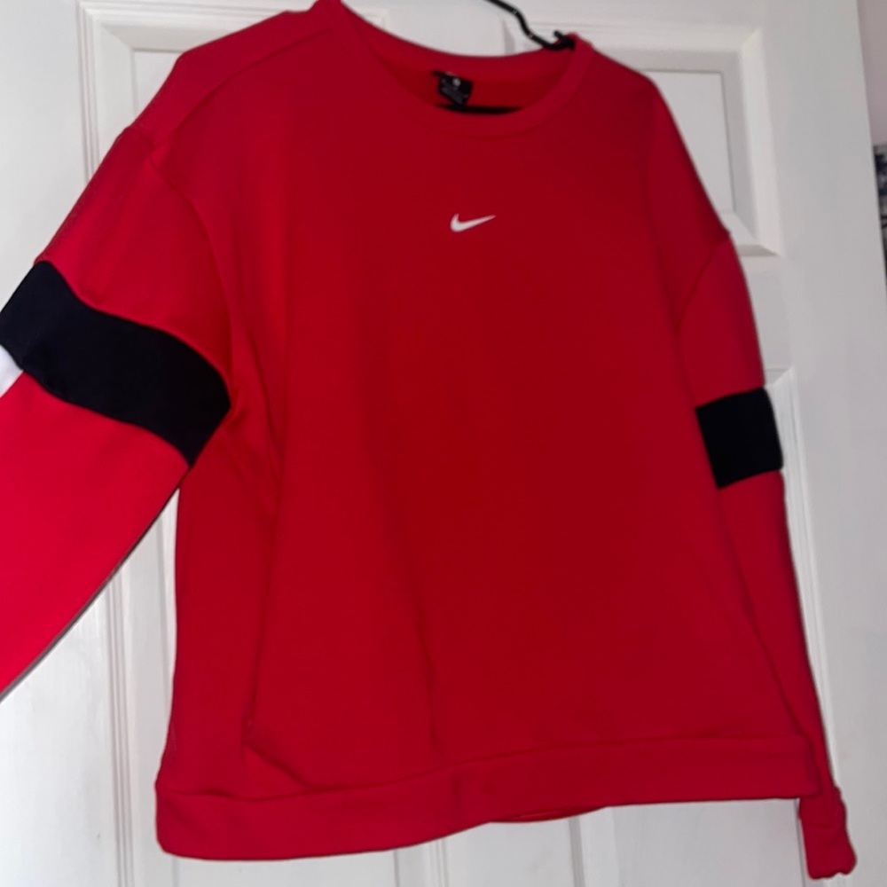 Medium Nike sweater, not too thick